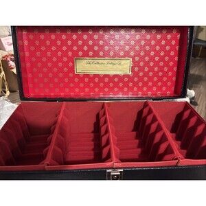Vintage 8-Track Storage Case 24 Slots Black With Red Interior Working Lock & Key